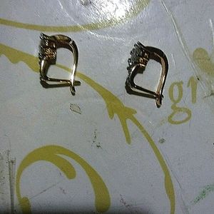 18 18kt Gold Plate cz Leverback earrings come with